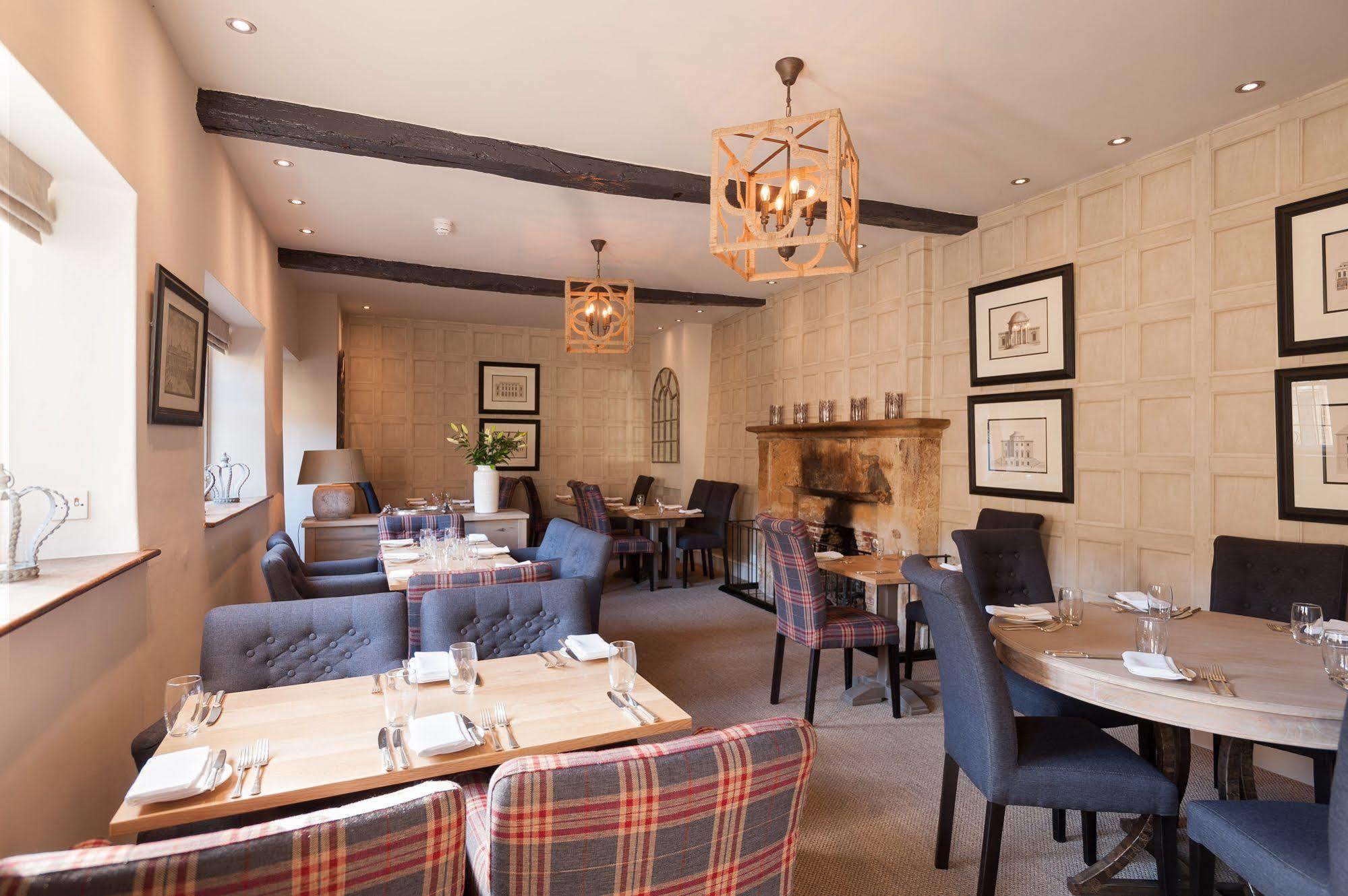 Отель The Crown Shipton under Wychwood Экстерьер фото